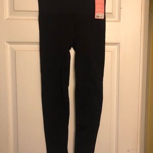 YUMMIE leggings NWT